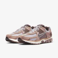 Nike Zoom Vomero 5 чоловічі Кросівки колір коричневий