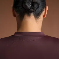 NikeSKIMS Shine жіноча Mock-Neck Short-Sleeve Top колір червоний