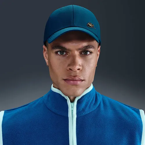 Nike Dri-FIT Club Structuцвет красный Metal Logo Cap синий