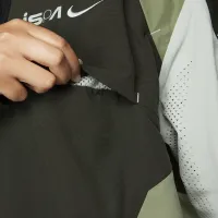 Nike ISPA Куртка цвет зеленый