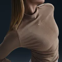 Nike Sportswear Essential жіноча Ribbed Mock-Neck Long-Sleeve Top колір коричневий