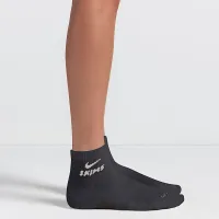 NikeSKIMS женская Dri-FIT Quarter носки (3 пары) многоцветный