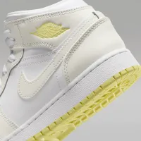 Nike Air Jordan 1 Mid Big дитячі Кросівки колір білий