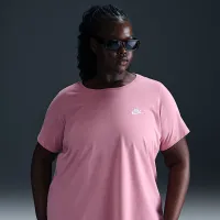 Nike Sportswear Club Essentials жіноча футболка (великі розміри) Pink
