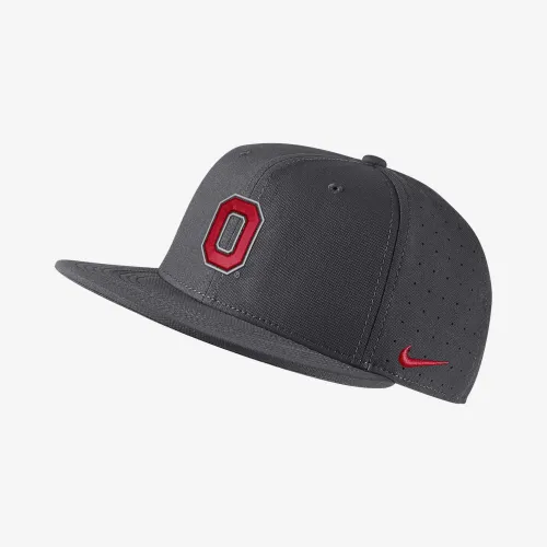 Ohio State Nike College Fitted Baseball Hat цвет черный