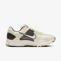Nike Zoom Vomero 5 чоловічі Кросівки колір коричневий