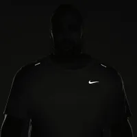 Nike Rise 365 чоловічі Dri-FIT Short-Sleeve Running Top колір зелений