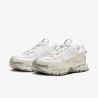 Nike Zoom Vomero Roam чоловічі Winterized Кросівки колір білий