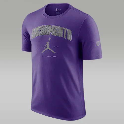 Nike Sacramento Kings Essential чоловічі Jordan NBA футболка колір фіолетовий