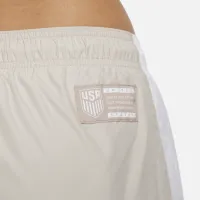 U.S. Repel Essential жіноча Nike Mid-Rise Joggers колір коричневий