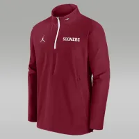 Oklahoma Sooners Sideline Coach мужские Nike College 1/2-Zip Hooded Куртка цвет красный