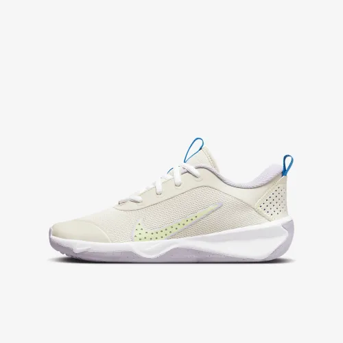 Nike Omni Multi-Court Big детские Indoor Court Кроссовки цвет коричневый
