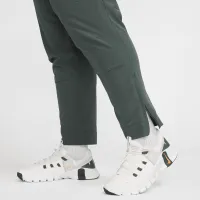 Nike Unlimited мужские Dri-FIT Zippeцвет красный Cuff Versatile Pants цвет зеленый