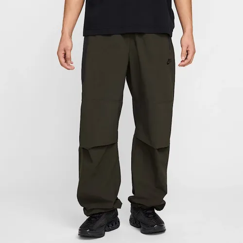 Nike Tech чоловічі Woven оверсайз Pants колір зелений
