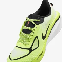 Nike Vomero 17 