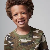 Nike Jordan Brooklyn Essentials Little детские Camo Long Sleeve Top цвет зеленый