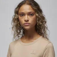 Nike Jordan Essentials жіноча Slim Short-Sleeve футболка колір коричневий