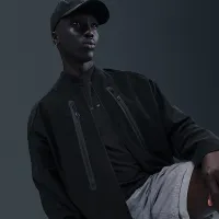 Nike Tech чоловічі Dri-FIT Shori Bomber Куртка колір чорний