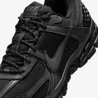 Nike Zoom Vomero 5 SE мужские Кроссовки with Reflective Accents цвет черный
