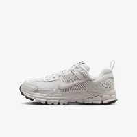 Nike Vomero 5 Big дитячі Кросівки with Reflective Accents колір білий