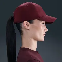 Nike Dri-FIT Club Unstructuколір червоний Metal Swoosh Cap колір червоний