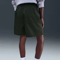 Nike Club чоловічі Woven Flow шорти колір зелений