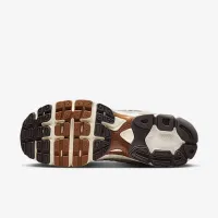 Nike Air Max Moto 2K чоловічі Кросівки колір сірий