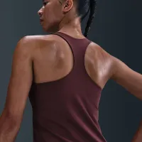 Nike Swoosh жіноча Medium-Support Padded Sports Bra Tank колір червоний