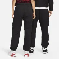Nike Sportswear Club Fleece жіноча Mid-Rise оверсайз Cargo Sweatpants колір чорний