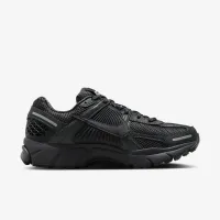 Nike Zoom Vomero 5 жіноча Кросівки колір чорний