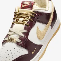 Nike Dunk Low LX жіноча Кросівки колір білий