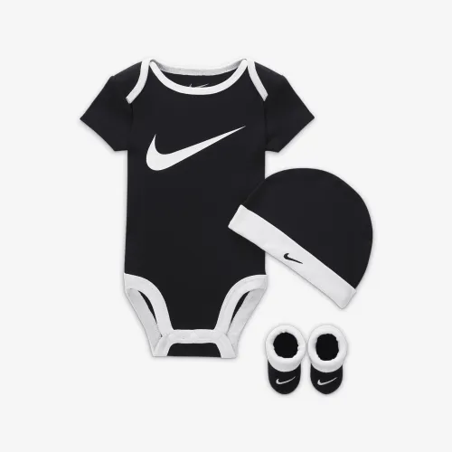 Nike Baby (0-6M) Bodysuit, Hat and Booties Box набор цвет белый
