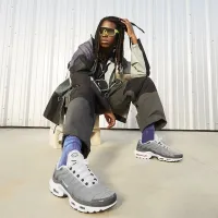 Nike Air Max Plus SE чоловічі Кросівки колір сірий