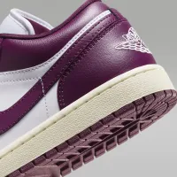 Nike Air Jordan 1 Low жіноча Кросівки колір білий
