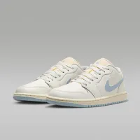Nike Air Jordan 1 Low жіноча Кросівки колір білий