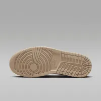 Nike Air Jordan 1 Mid SE жіноча Кросівки колір коричневий