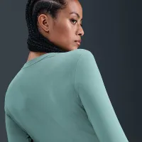 Nike Sportswear Chill Knit женская Slim Long-Sleeve Cropped Top цвет зеленый