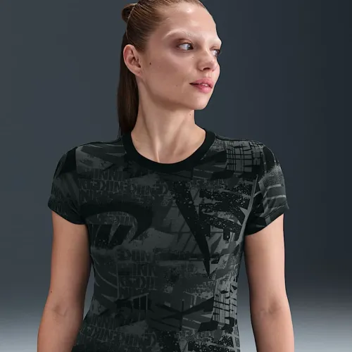 Nike Sportswear жіноча Slim футболка колір чорний
