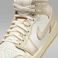 Nike Air Jordan 1 Mid SE женская Кроссовки цвет белый