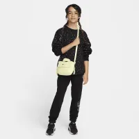 Nike дитячі Faux Fur Crossbody сумка (1L) колір зелений