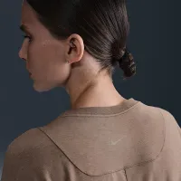 Nike One Relaxed жіноча Dri-FIT Long-Sleeve Top колір коричневий
