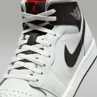 Nike Air Jordan 1 Mid чоловічі Кросівки колір білий