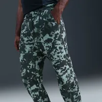 Nike Tech мужские Open-Hem Fleece Camo Pants цвет зеленый