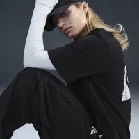 Nike ACG женская Dri-FIT Loose Short-Sleeve футболка цвет черный