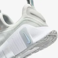 Nike Free Metcon 6 жіноча для тренування Кросівки колір сірий