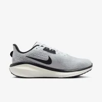 Nike Vomero 17 чоловічі Road Running Кросівки (Extra Wide) колір білий