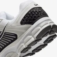 Nike Zoom Vomero 5 чоловічі Кросівки колір білий