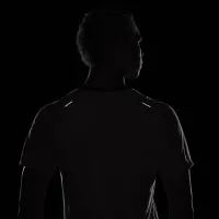 Nike Dri-FIT Run Division Pinnacle Men's Short-Sleeve Running Top