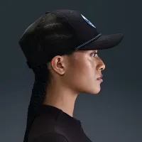 Nike Rise Structuколір червоний Outdoor Trucker Cap колір чорний
