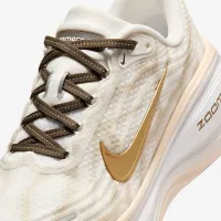 Nike Vomero Plus жіноча Road Running Кросівки колір білий